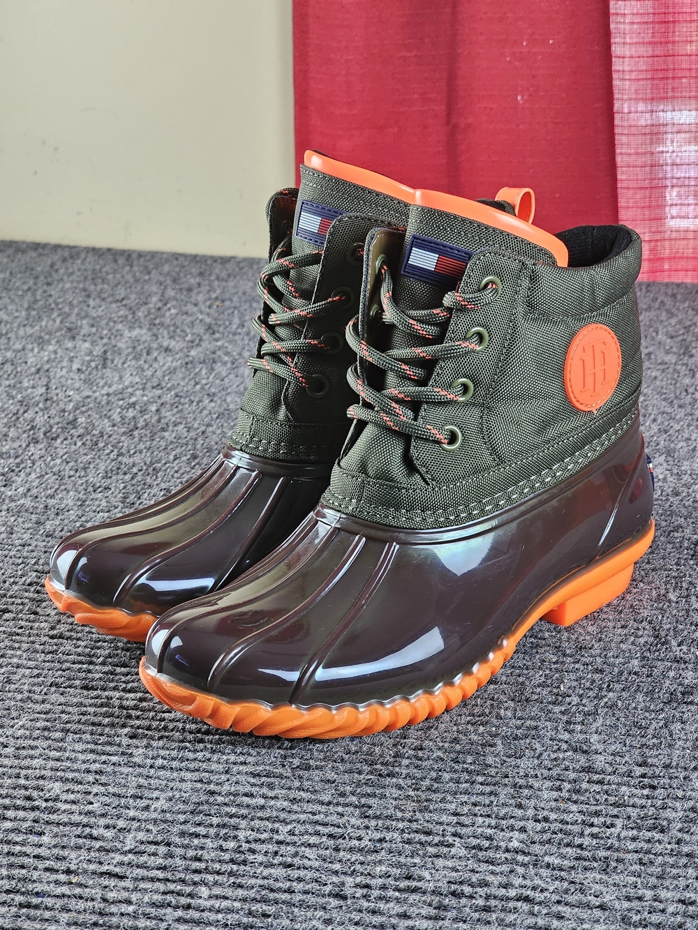 TOMMY HILFIGER Women's Sz 6 Haryett Duck Boots Insulated Waterproof Snow Bootie